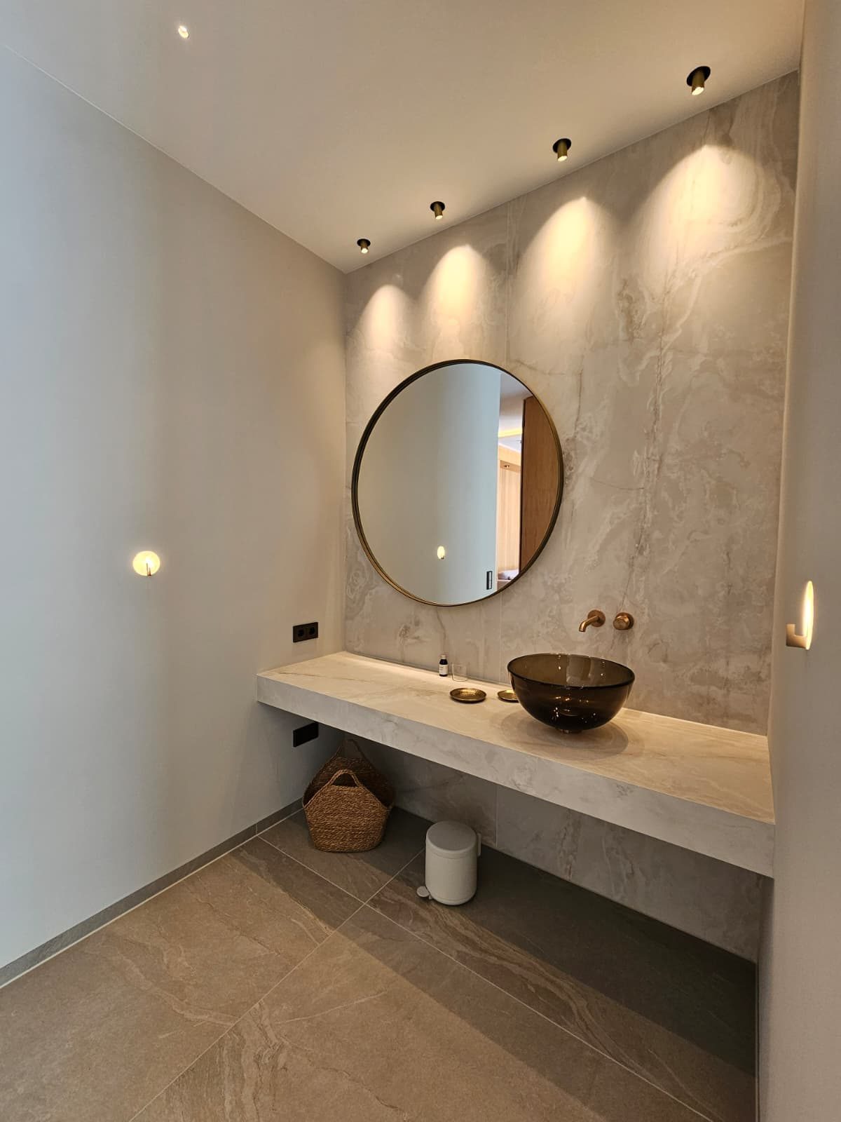 Luxussanierung Gästehaus Weingut – Elegantes Gäste-WC